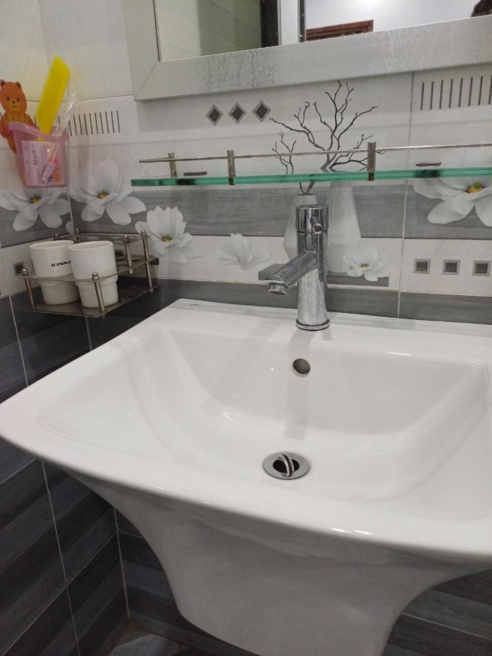 Hotel Hoa Ban Ha Noi Hanoi Zewnętrze zdjęcie