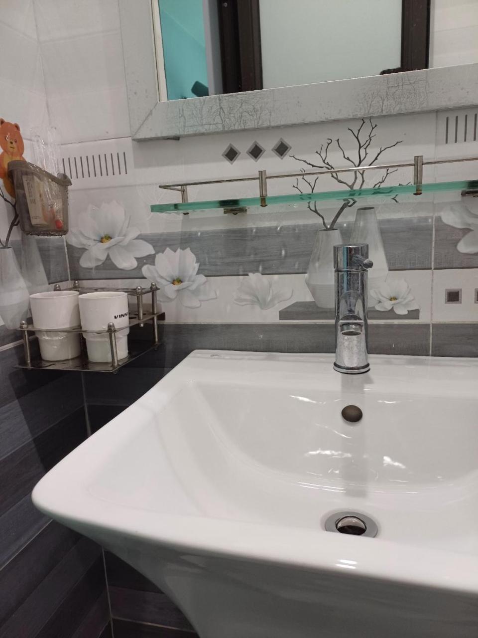 Hotel Hoa Ban Ha Noi Hanoi Zewnętrze zdjęcie